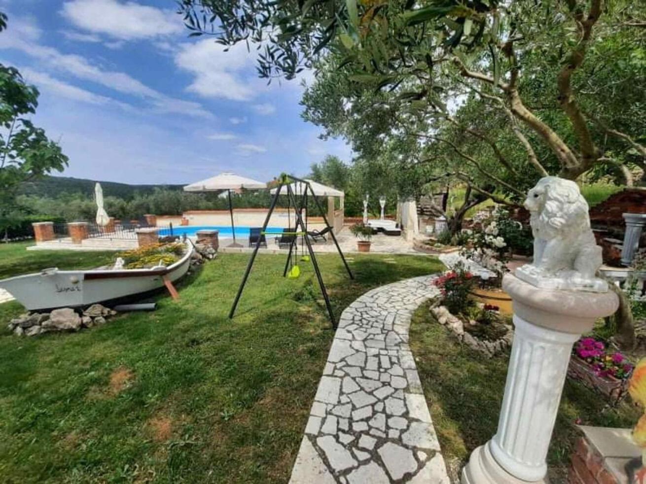 Apartments Robi- Swimming Pool And Beautiful Garden Kampor Kültér fotó