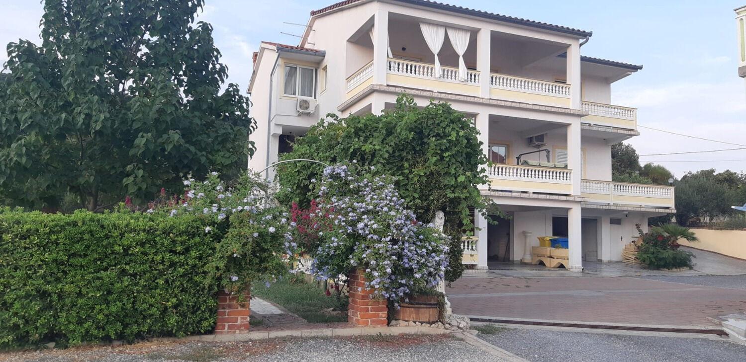 Apartments Robi- Swimming Pool And Beautiful Garden Kampor Kültér fotó